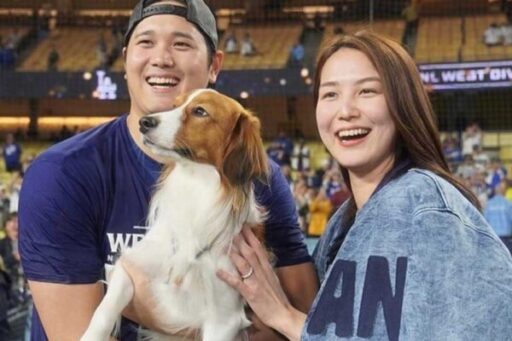 大谷翔平夫妻とデコピン